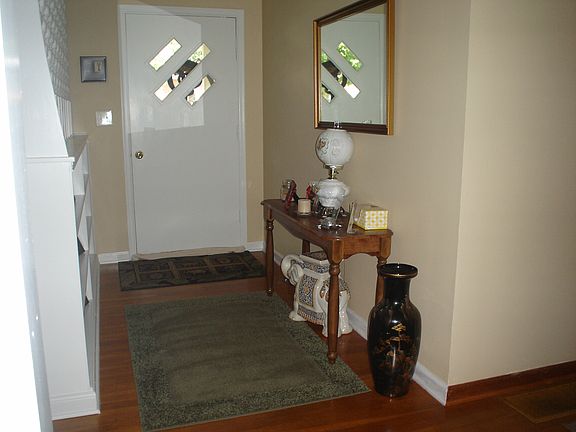 5th image of 546 Melanie Ln