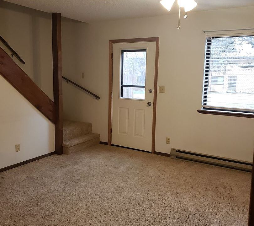 2nd image of 153 Hawthorn Ave APT C