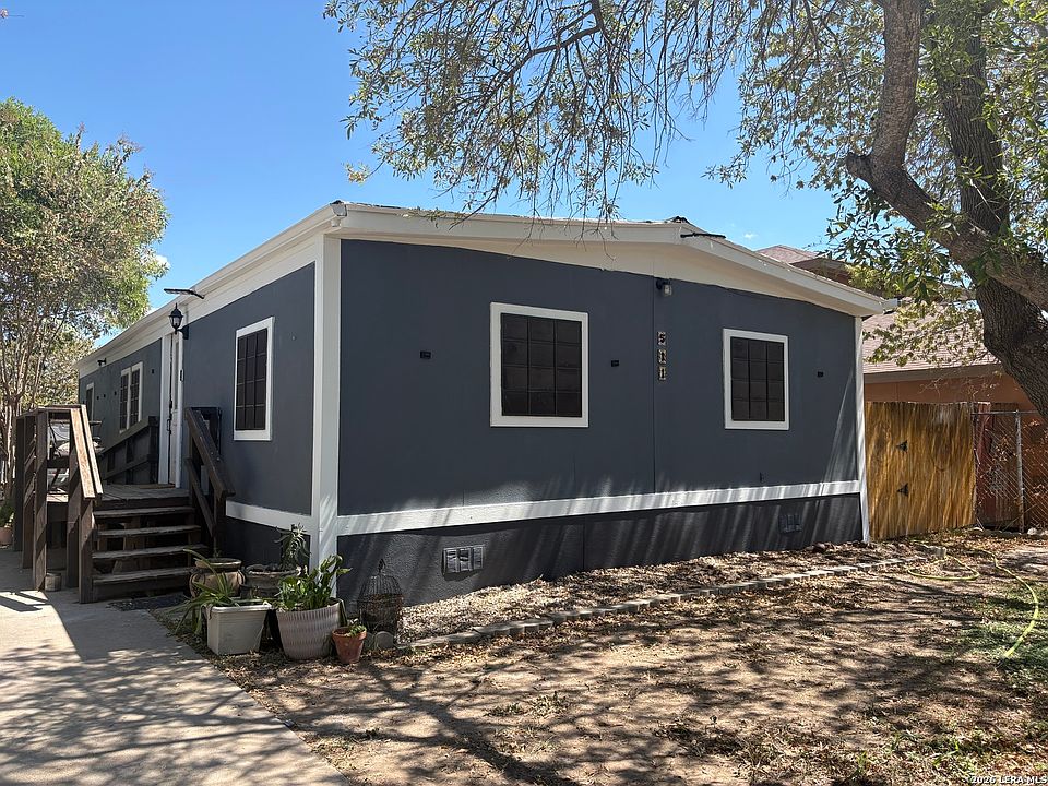 1st image of 511 Zaragoza Dr