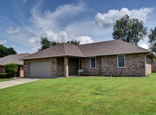 3816 W Village Ter, Springfield, MO 65810