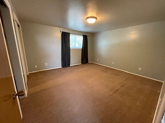 5th image of 565 E 800 N