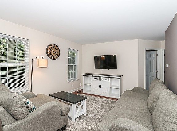 4th image of 341 W Hamilton Dr #341