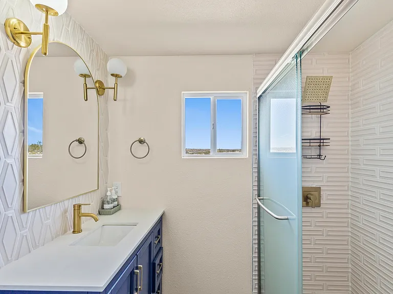 1284 Mac Rae Rd — Photo 8