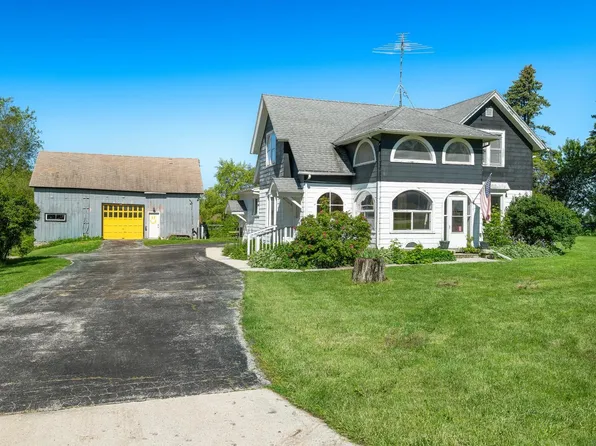 809 N Madison St, Chilton, WI 53014