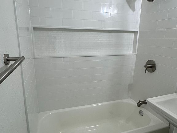 5th image of 2507 Norman Ave