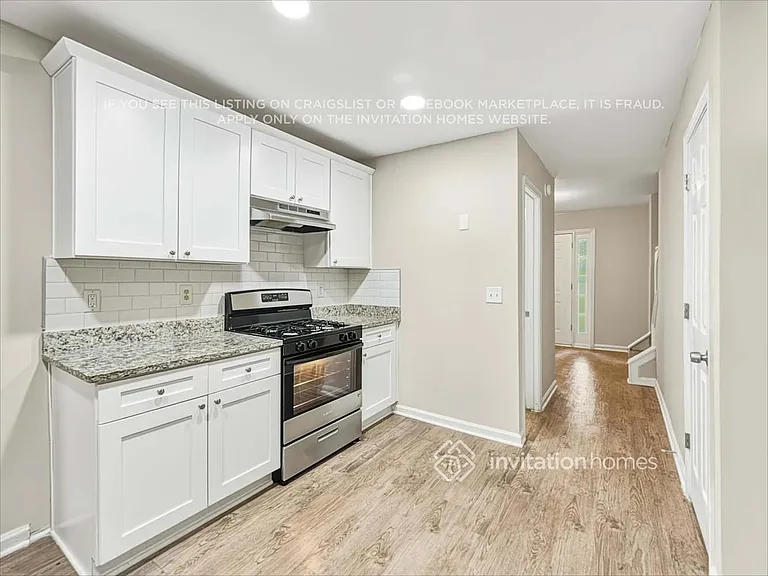 6931 Silver Grass Ct — Photo 11