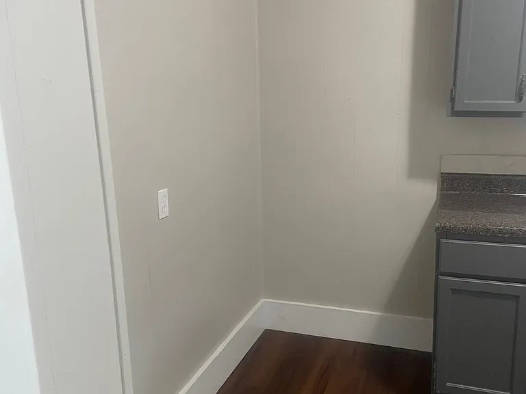 804 Columbia St — Photo 6