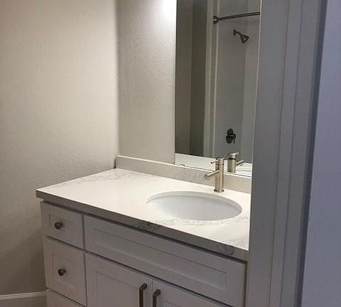 5th image of 5552 W 6th St