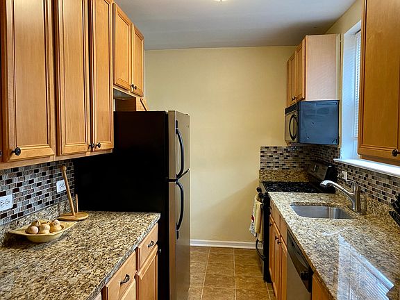 4th image of 4128 N Kedvale Ave #104A