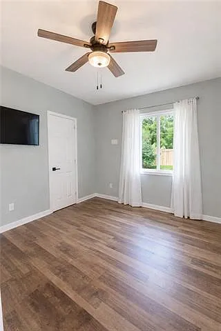 2 bed, 1.0 bath, 1425 sqft, $1,300 — Photo 4