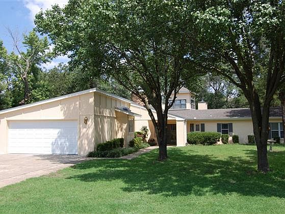 2nd image of 1708 McKinley Rd