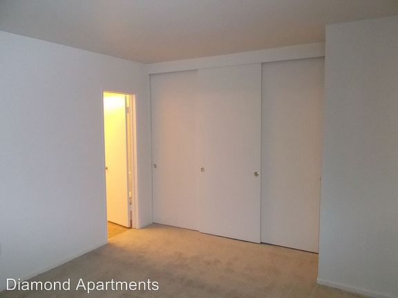 5th image of 4721 Lamont St APT 14