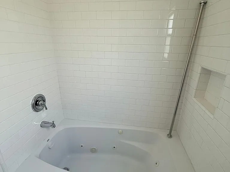 139-145 N Harper Ave — Photo 11