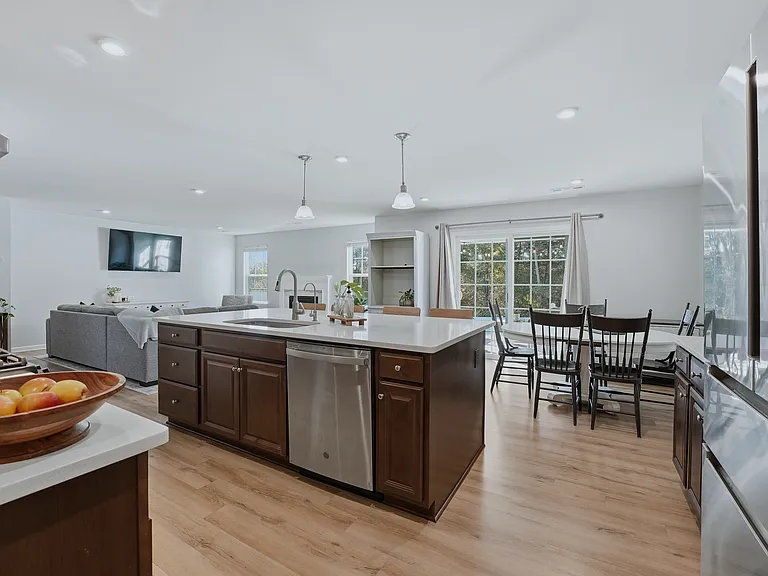 838 Dean Dr — Photo 14
