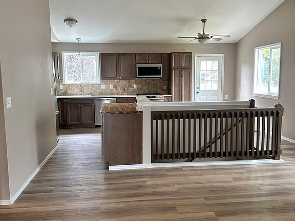 5th image of 2919 Bluegrass Dr