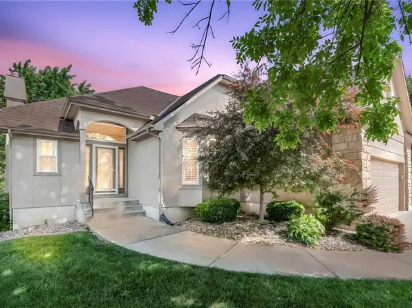 4124 SW James Younger Dr, Lees Summit, MO 64082