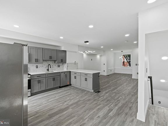 2nd image of 2627 Garrett Ave