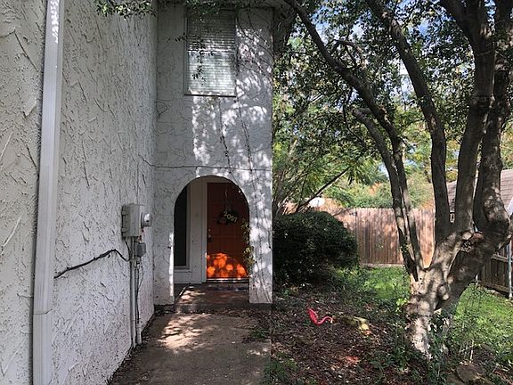 2nd image of 2057 Fleur De Lis Ct