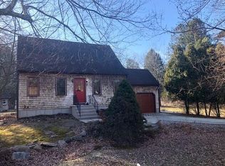 3 Colvintown Rd, Coventry, RI 02816