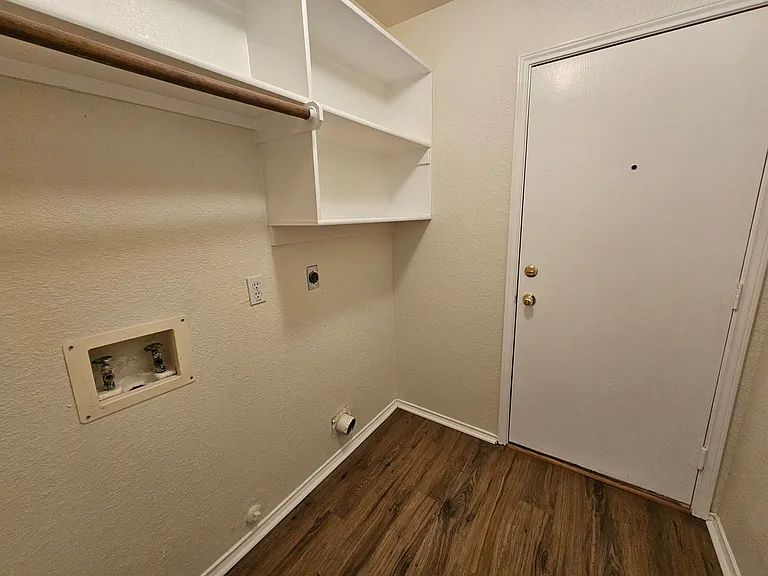 4320 Palmdale Dr — Photo 17