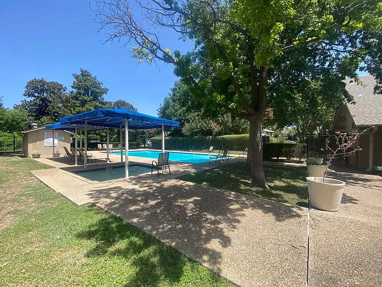 900 W Village Ln — Photo 24