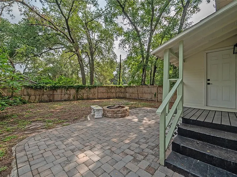 1222 E Curtis St — Photo 26