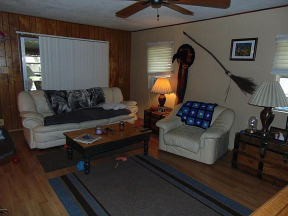 5th image of 966 Laurel Cir