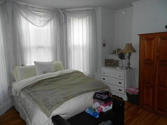 3rd image of 38 Newton St #1