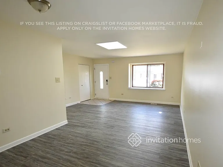 3224 Windsor Ln — Photo 2
