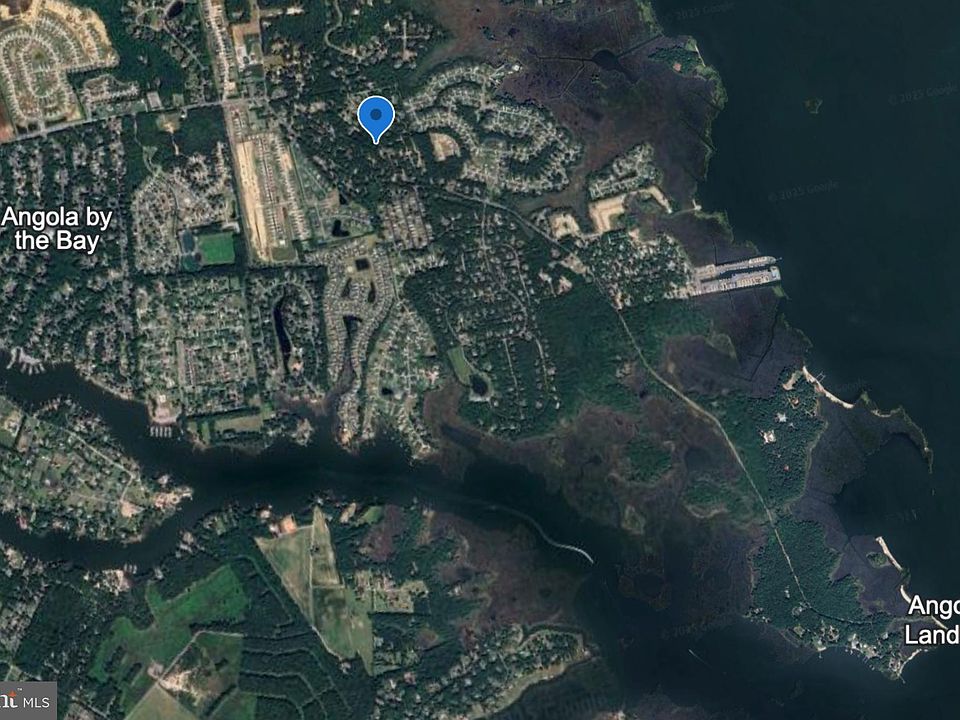 2nd image of 22969 Magnolia Dr