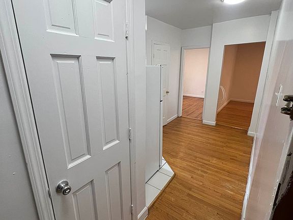2nd image of 4717 39th St APT 5A