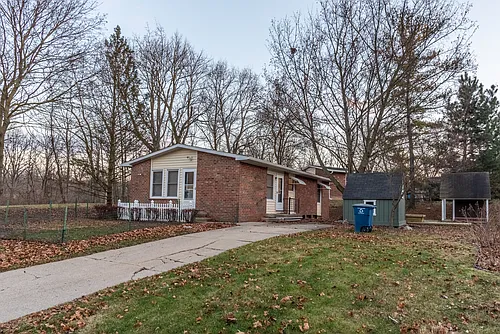 2060 Winewood Dr Photo 1