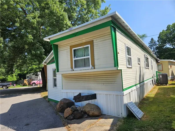 2305 E Waterloo Rd Unit 17, Akron, OH 44312