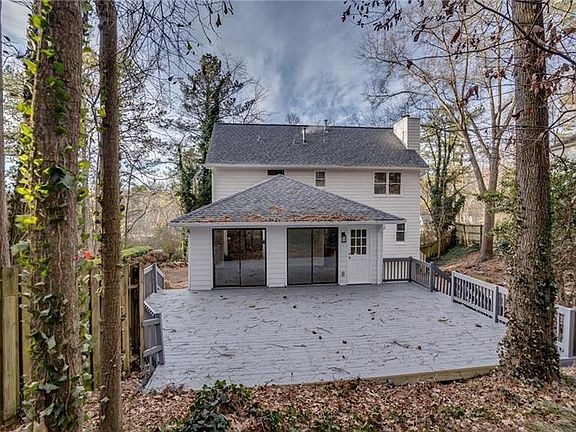 5th image of 4842 Willow Creek Dr