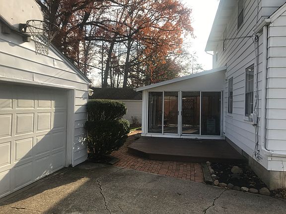 5th image of 3051 Meier Pl