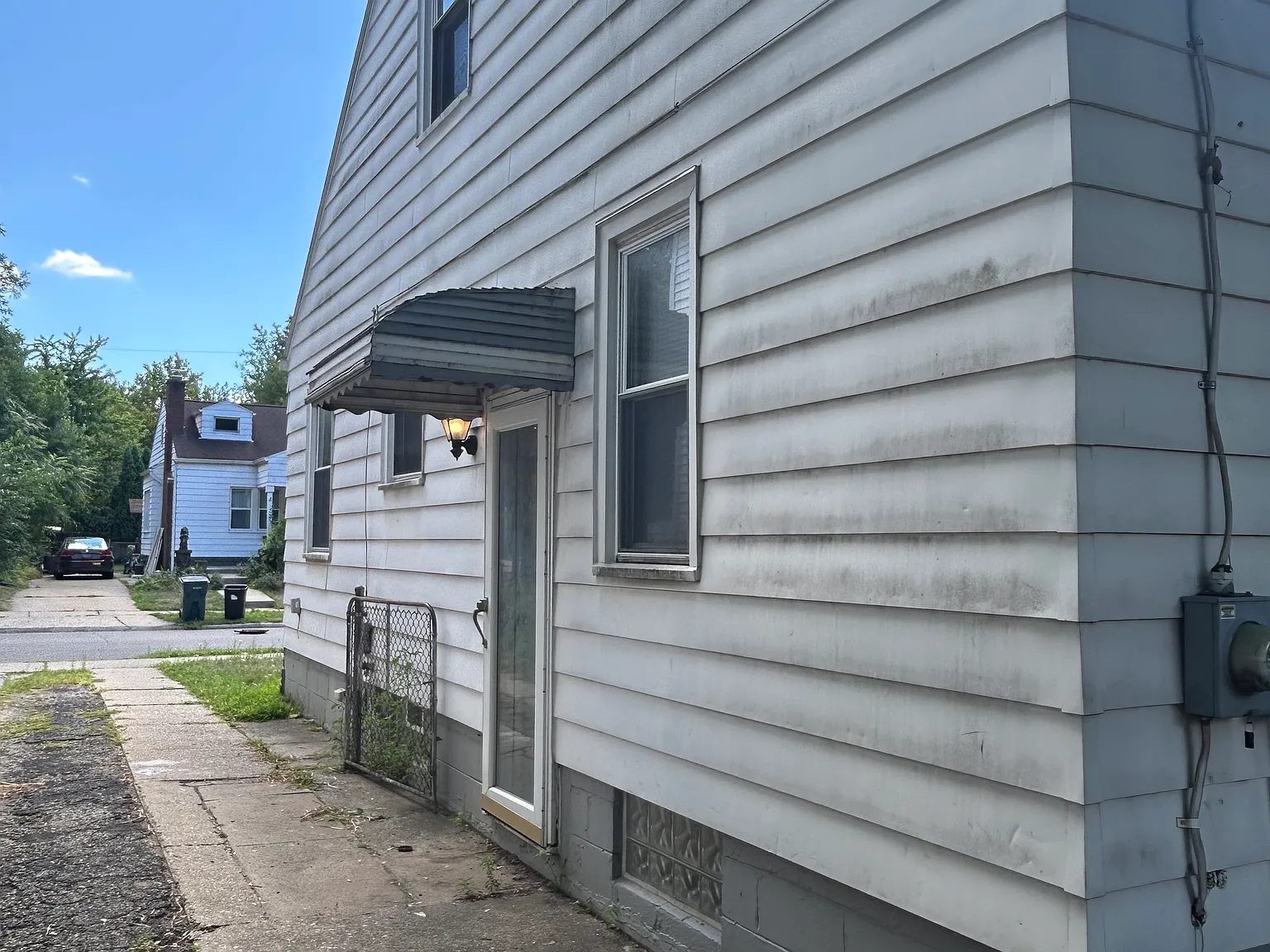 3 bed, 1.5 bath, 1150 sqft, $1,775 — Photo 2
