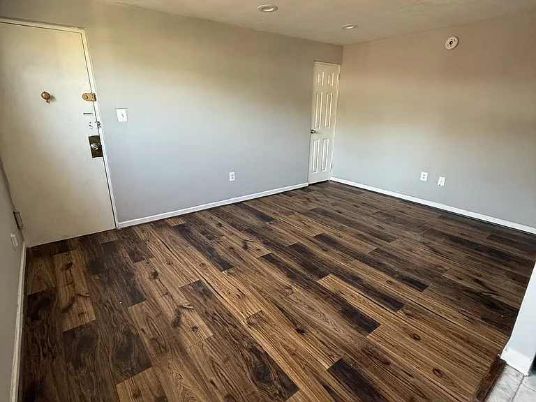 4132 Longshore Ave — Photo 3