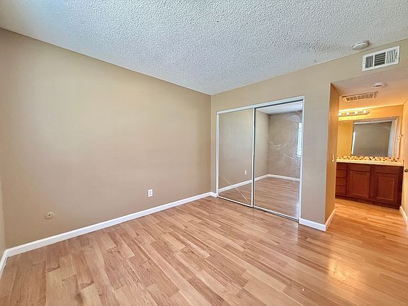 3rd image of 5748 Tilton Ave