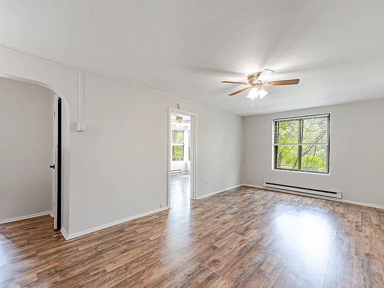 Palm Garden Apartments — Photo 32