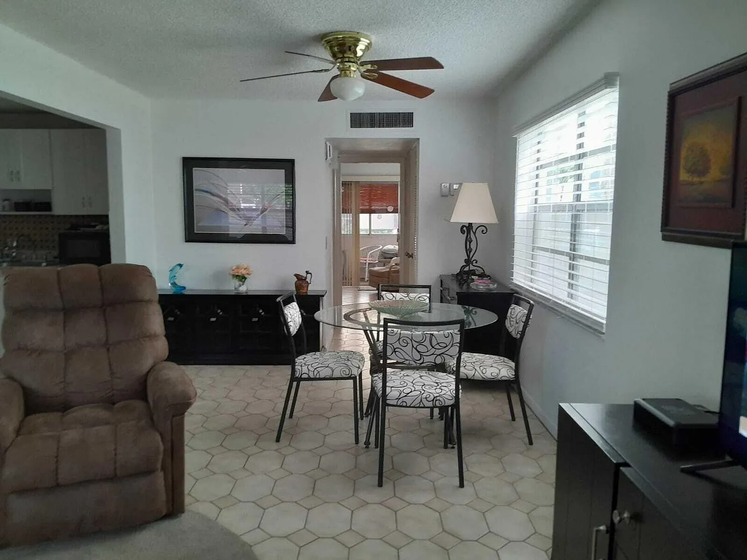 1 bed, 1.5 bath, 760 sqft, $2,350 — Photo 3