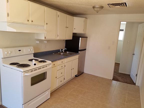 2nd image of 926 N Gladeview Dr