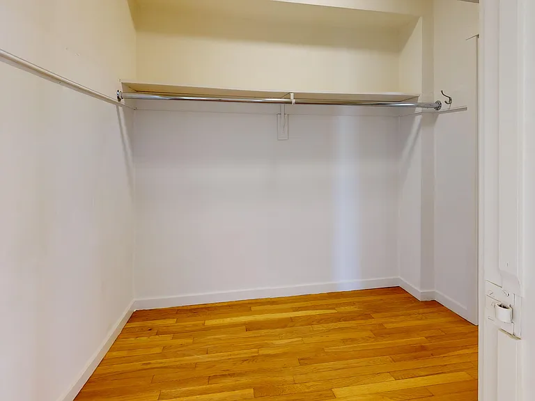 1425 Taylor Street — Photo 9