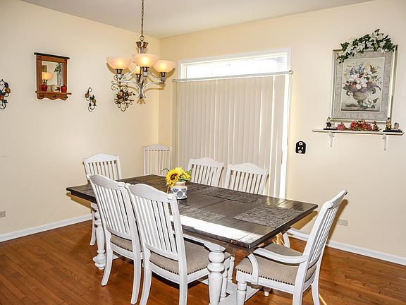5th image of 495 Oakhurst Ln