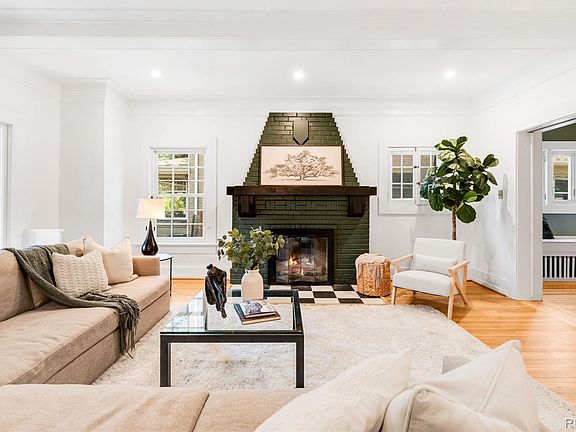 4th image of 2269 Albion Street