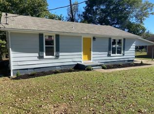 703 Burns Dr, Trenton, TN 38382