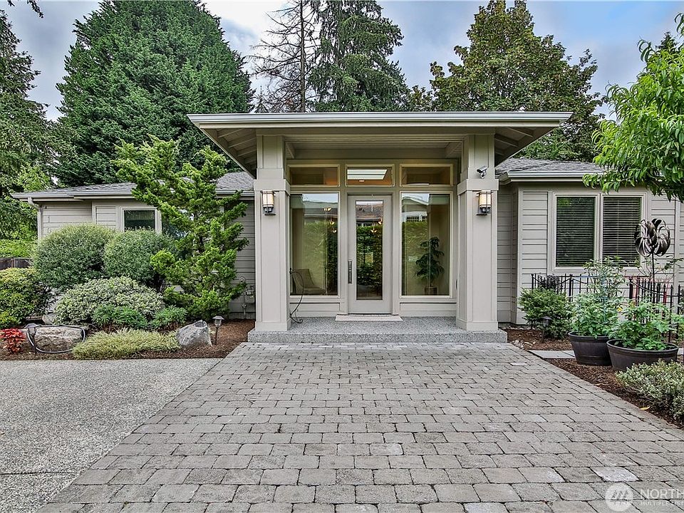 1st image of 1028 84th Ave NE
