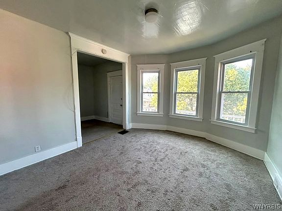 4th image of 39 Frankfort Ave