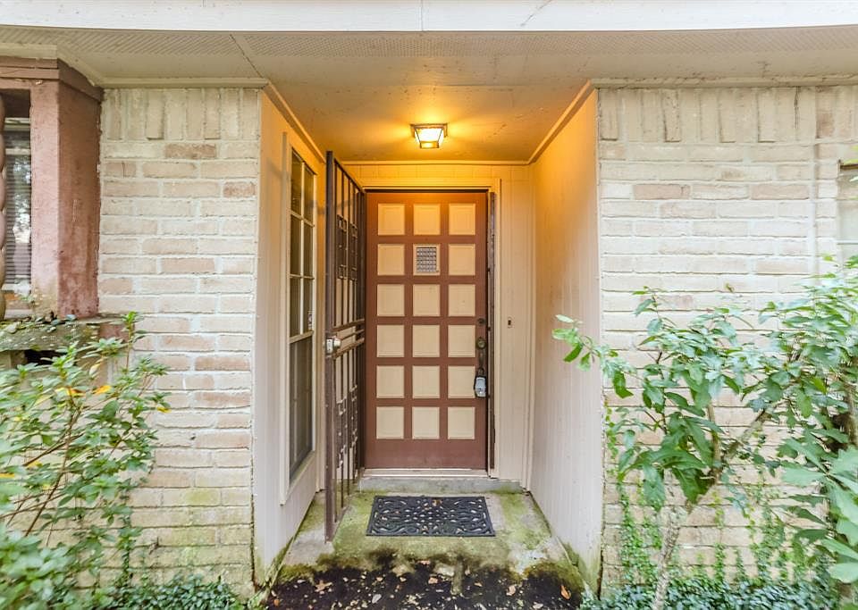 1st image of 7411 Frostview Ln