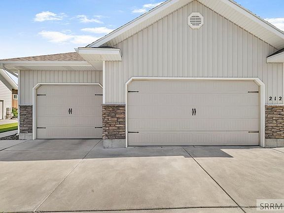 4th image of 212 Calistoga Dr