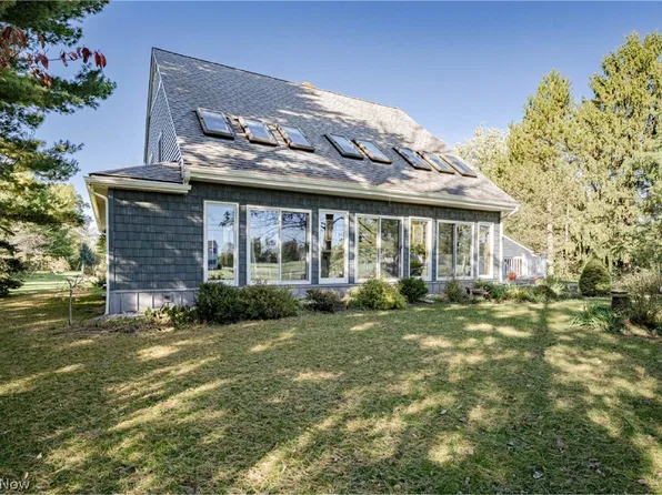6241 Streeter Rd, Mantua, OH 44255